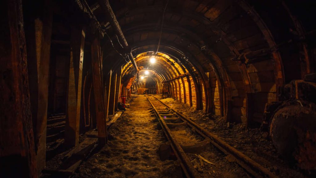 Des intrus dans la mine